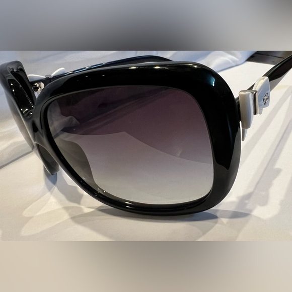 Chanel CC Black Bow Sunglasses 5171 - Picture 5 of 15
